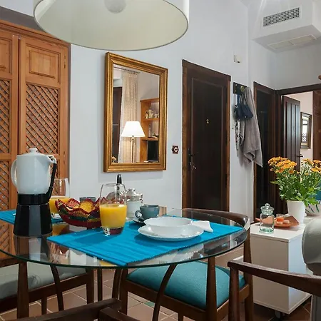 Apartment Horno24, Con Patio Andaluz, Tipico De